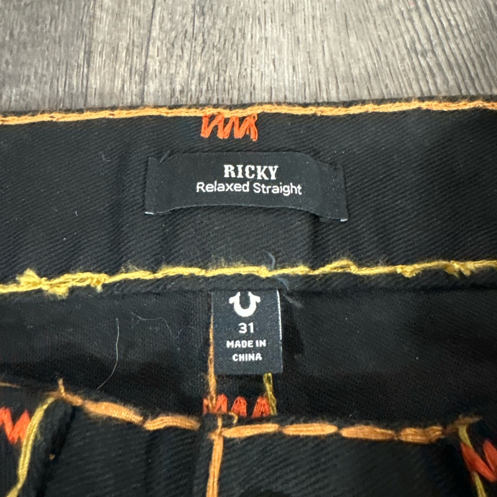 NEW | TRUE RELIGION Men's Ricky Black Rinse Relaxed Straight Super T Jeans - Picture 7 of 7